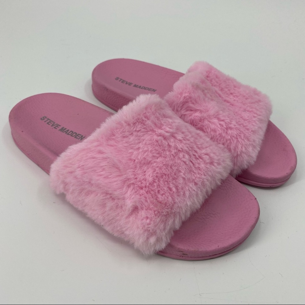 Steve Madden Fuzzy Faux Fur Pink Slides US 4